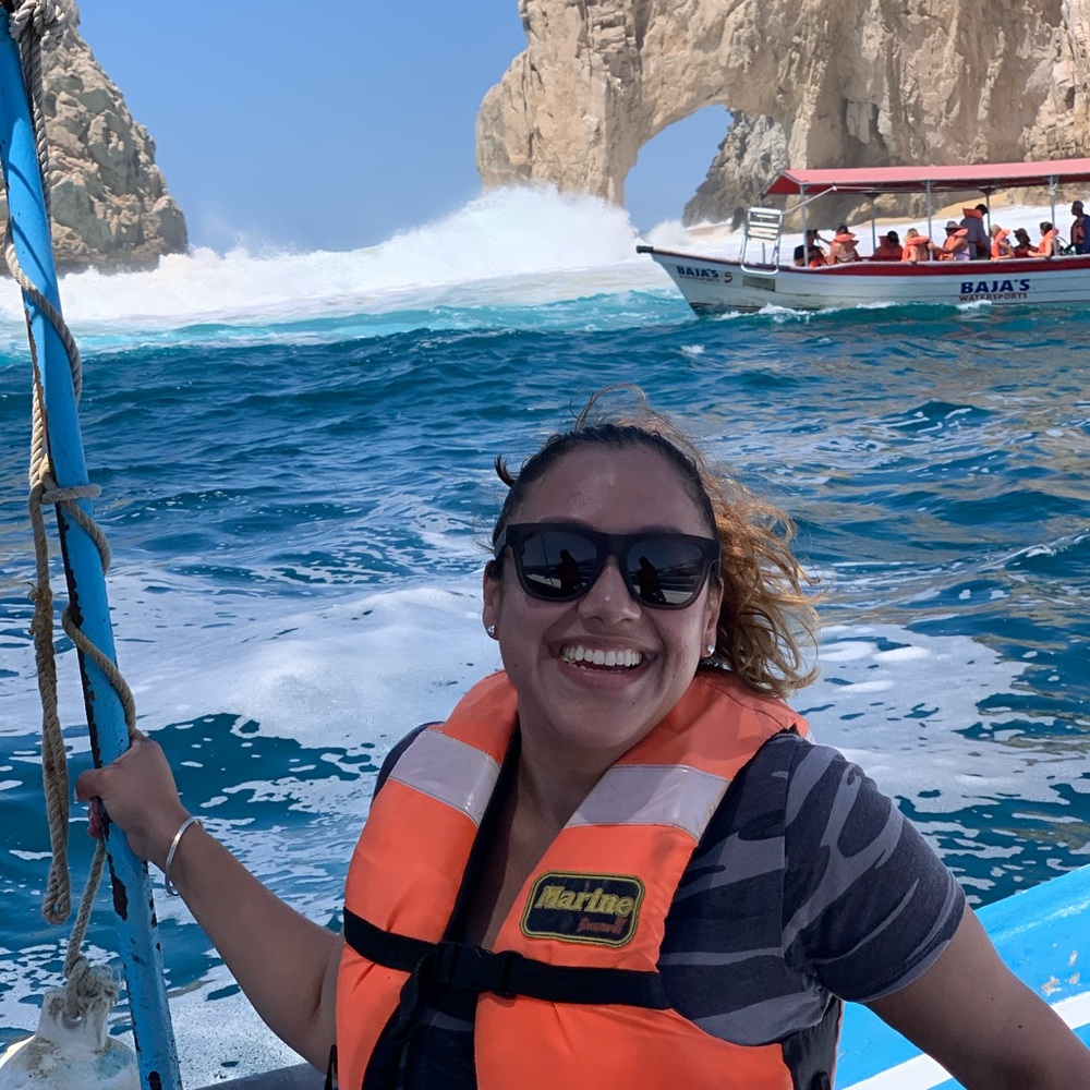 Meet your Posher, Evelia